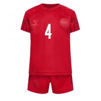 Maglie da calcio Danimarca Simon Kjaer #4 Prima Maglia Bambino Mondiali 2022 Manica Corta (+ Pantaloni corti)